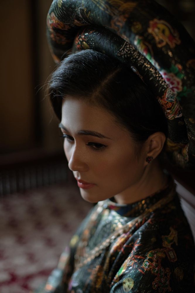 7 9 DVĐA Thùy Trang hóa Nam Phương Hoàng hậu đầy uy quyền trong áo dài Việt Hùng