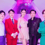 Thúy Ngân khoe vóc dáng gợi cảm ở đêm tiệc hội ngộ loạt sao showbiz