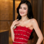Hoa hậu Ý Nhi khoe trình tiếng Anh, tự tin trả lời truyền thông Ấn Độ