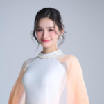 Chiếc áo dài đặc biệt của Hoa hậu Ý Nhi tại Miss World
