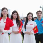 Lương Thùy Linh, Đoàn Thiên Ân, Tuấn Ngọc, Kiều Duy dự lễ chào cờ “Tôi yêu Tổ quốc tôi”