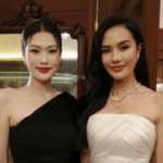 Thiên Ân rạng rỡ đọ sắc cùng Miss World 2025 Opal Suchata tại Thái Lan