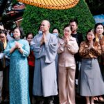 Hoa hậu Hoàng Thanh Nga cùng chồng dự Lễ Kỳ Siêu tưởng niệm các anh hùng liệt sĩ