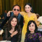 Hà Phương rạng rỡ, đọ dáng cùng em gái Minh Tuyết trong tiệc mừng đám cưới Kim Cương của bố mẹ chồng tỉ phú