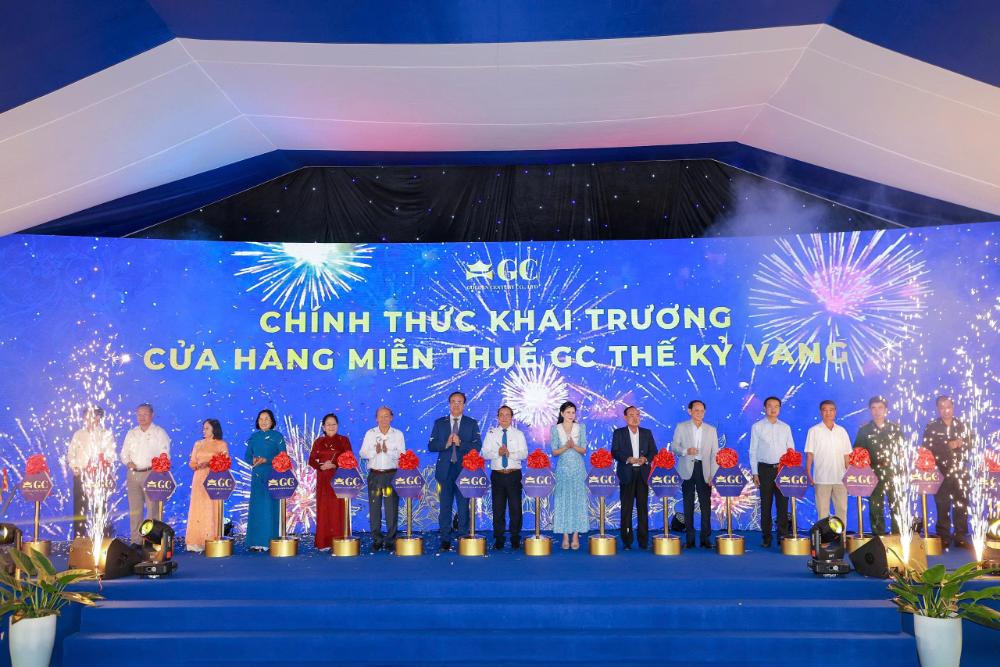 Cửa hàng miễn thuế Mộc Bài của ông Johnathan Hạnh Nguyễn đã khai trương