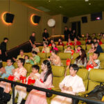 Ốc Thanh Vân, Vân Trang, Thanh Trúc, Kha Ly,… đưa con đến thưởng thức suất chiếu đặc biệt phim “Mùi Phở”