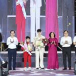 “Siêu mẫu nhí nam xuất sắc nhất” tại Búp Sen Vàng gọi tên Nam Vương Nhí Thế giới Bùi Khâu Minh Triết
