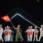 Trực thăng, xe tăng cùng dàn khí tài lần đầu tiên xuất hiện tại một concert ca nhạc
